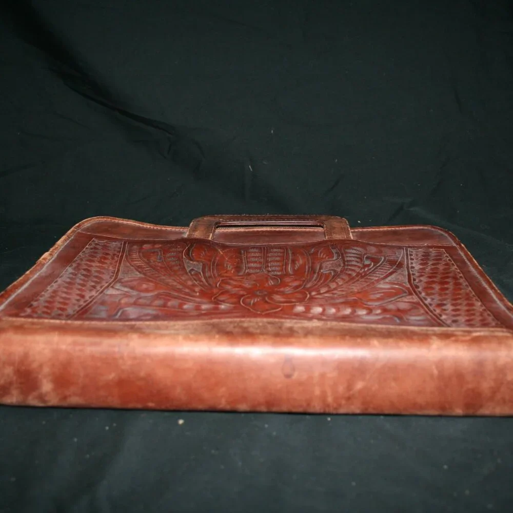 Leaders in Leather Vintage hand tooled briefcase - Picture 5 of 7